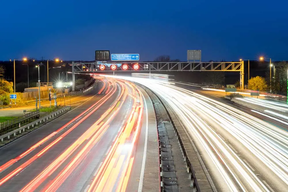 M2M Smart Highways: IoT Multi-Network Traffic Solutions