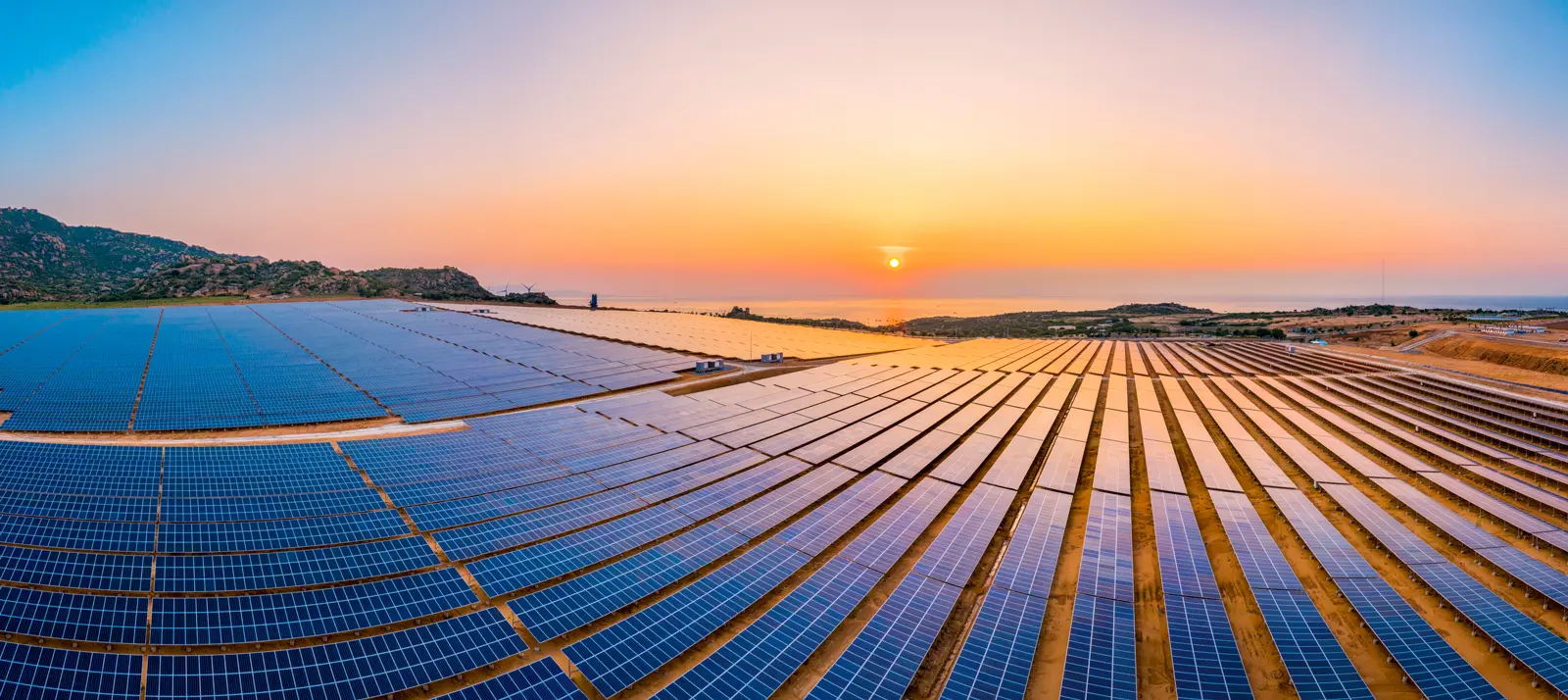 Solar Farm IoT: Unlock Efficiency with Smart Connectivity